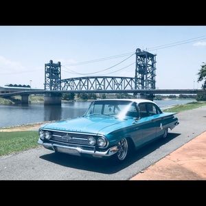 Meet your Posher, Dustin